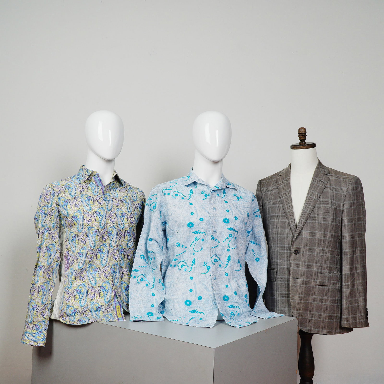 3pc Robert Graham Shirt, Hugo Boss Blazer & Cafe Luna Shirt: An outstanding 3-piece collection of refined menswear featuring two bold patterned shirts and a classic designer blazer. It includes one Robert Graham shirt, known for its vibrant flair, with long-sle