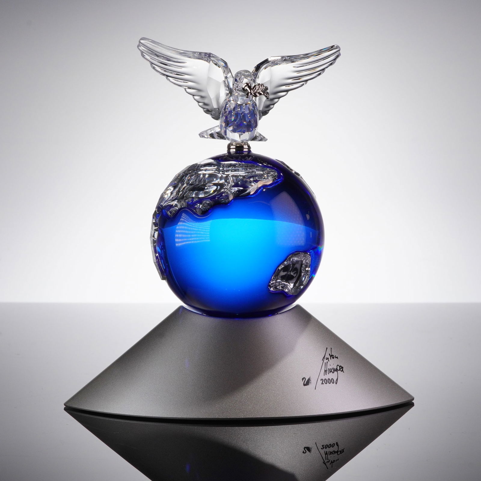 Swarovski Crystal Planet Vision 2000 Millennium Edition Figurine (1 of 6)