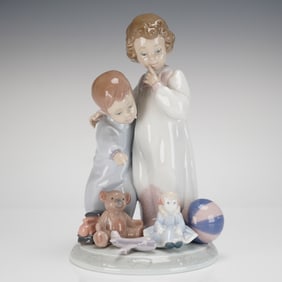 Lladro Glazed Porcelain Figurine of Children Sharing a Secret