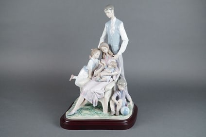 Lladro Limited Edition Portrait of a Family Figurine, Model 1805