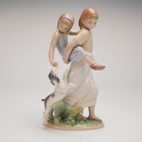 Lladro Glazed Porcelain Figurine Oh Happy Days