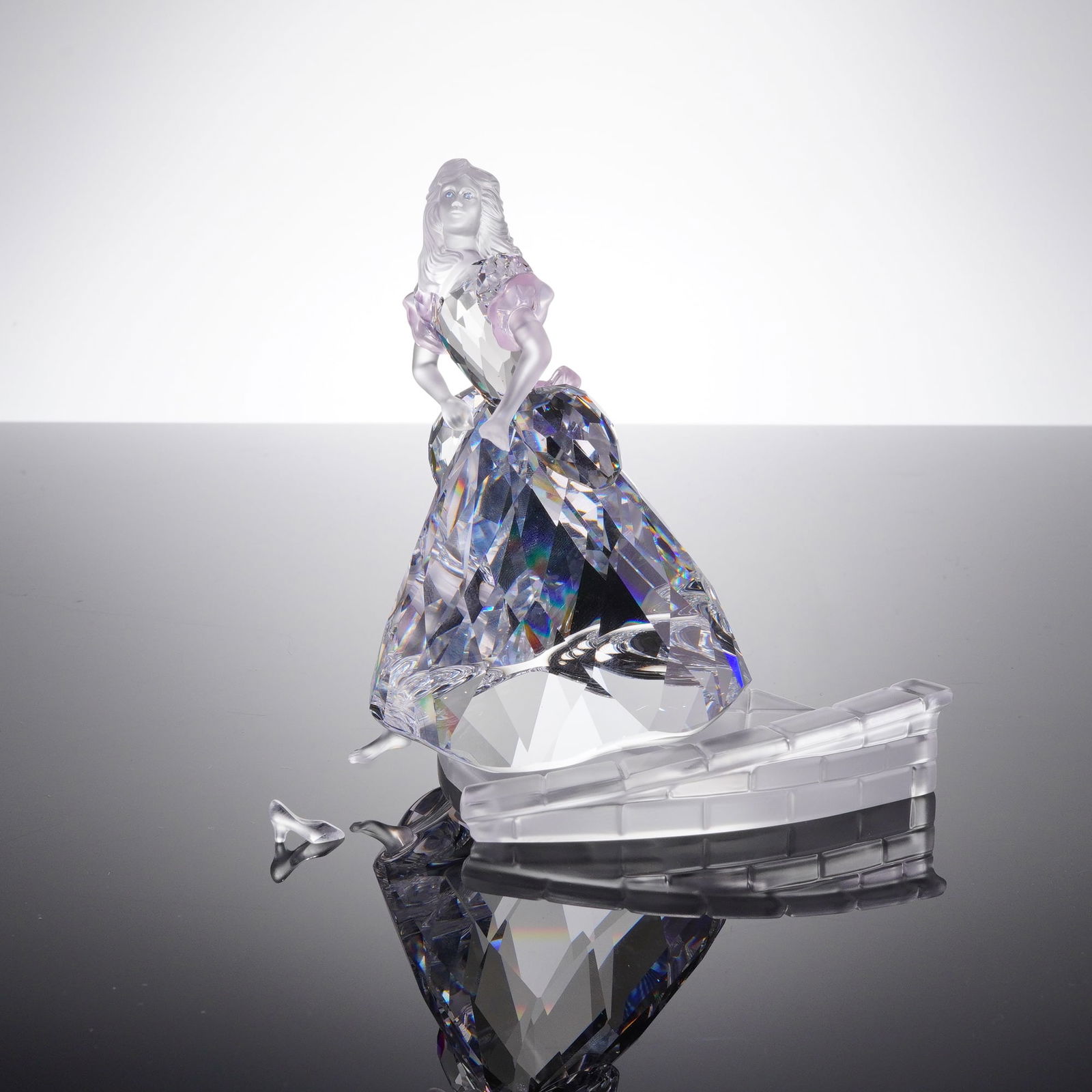 Swarovski Disney Cinderella Fig. Grouping w/ Slipper & Case (4 Pieces) (1 of 8)