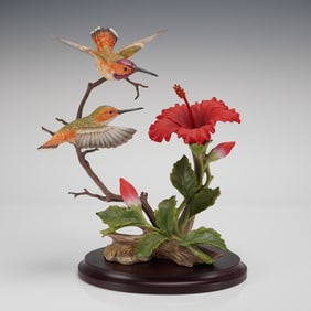 Maruri Allens Hummingbird with Hibiscus Porcelain Figurine