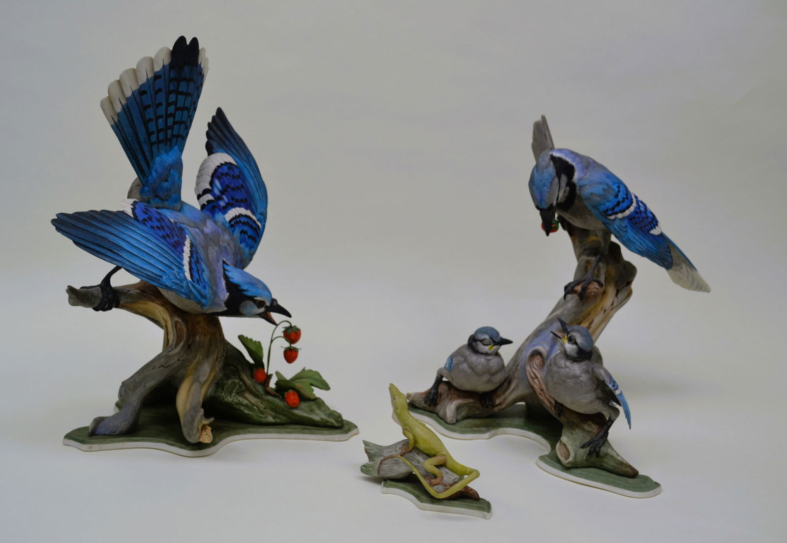 Boehm Porcelain Blue Jays On Strawberries, Pair, 1962 (1 of 12)