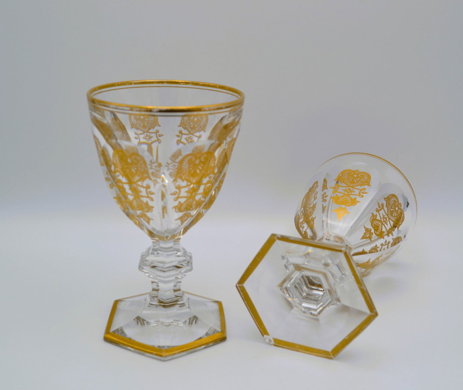 2 Baccarat Crystal Claret Wine Glass Harcourt Empire Gold Etch Vintage: Baccarat Crystal Claret Wine Glass, Harcourt Empire, Gold Etch, Gold Trim, 5 1/4"H., 2 Piece Set or Pair. Hand Blown, crafted in France by the finest of all, the Artisans of Baccarat. The Vintage Bacc