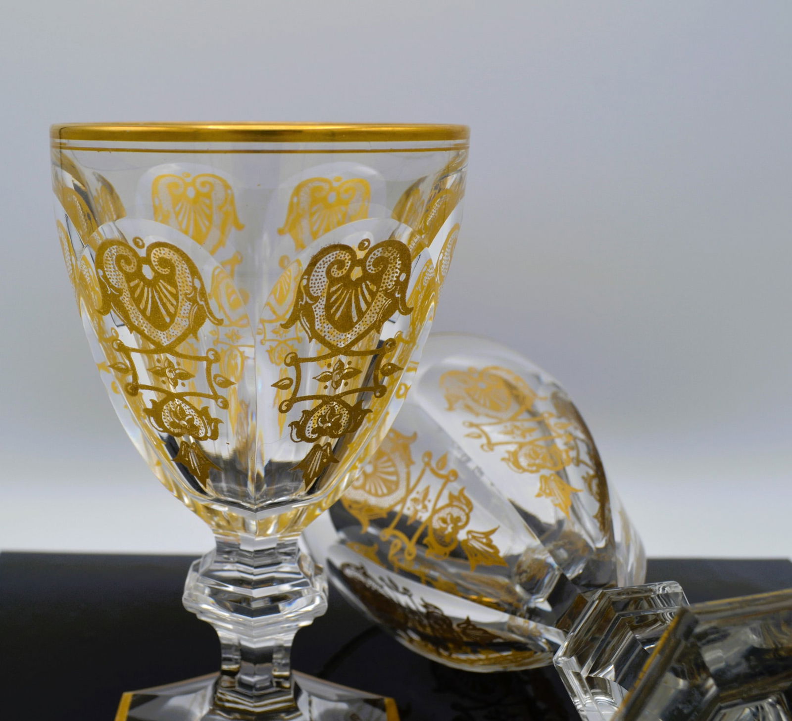 2 Baccarat Crystal Wine Glass Harcourt Empire Gold Etch Vintage: Baccarat Crystal Wine Glass, Harcourt Empire, Gold Etch, Gold Trim, 4 7/8"H., 2 Piece Set or Pair. Hand Blown, crafted in France by the finest of all, the artisans of Baccarat. The Vintage Baccarat Ha