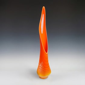 L.E. Smith MCM Bittersweet Nubby Butt Swung Floor Vase