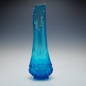 L.E. Smith Blue Glass Diamond Butt Swung Vase