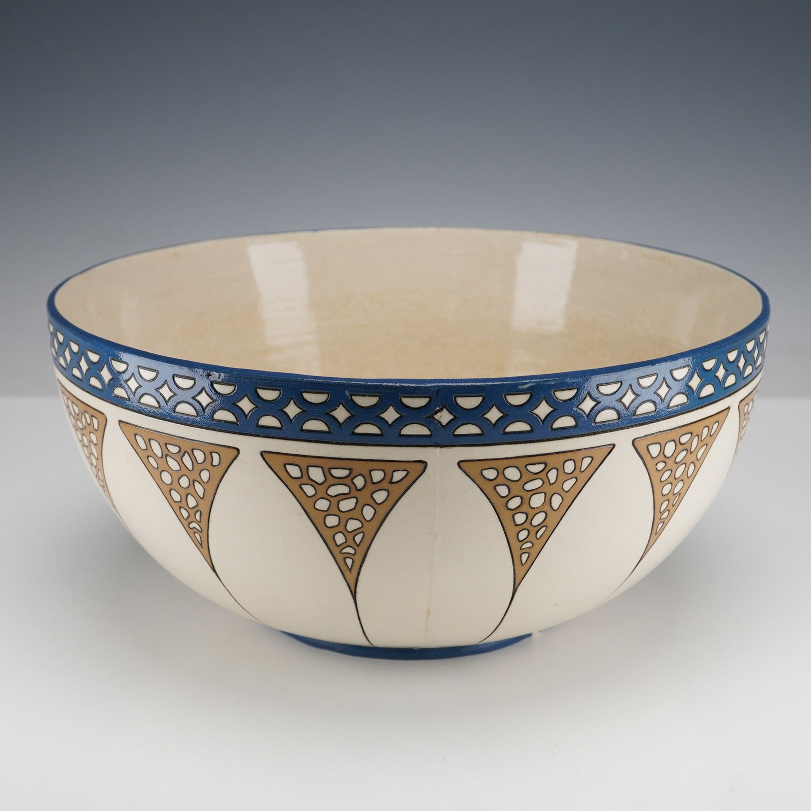 Mettlach Villeroy & Boch 'Elderberry' Pattern Ceramic Bowl (1 of 5)