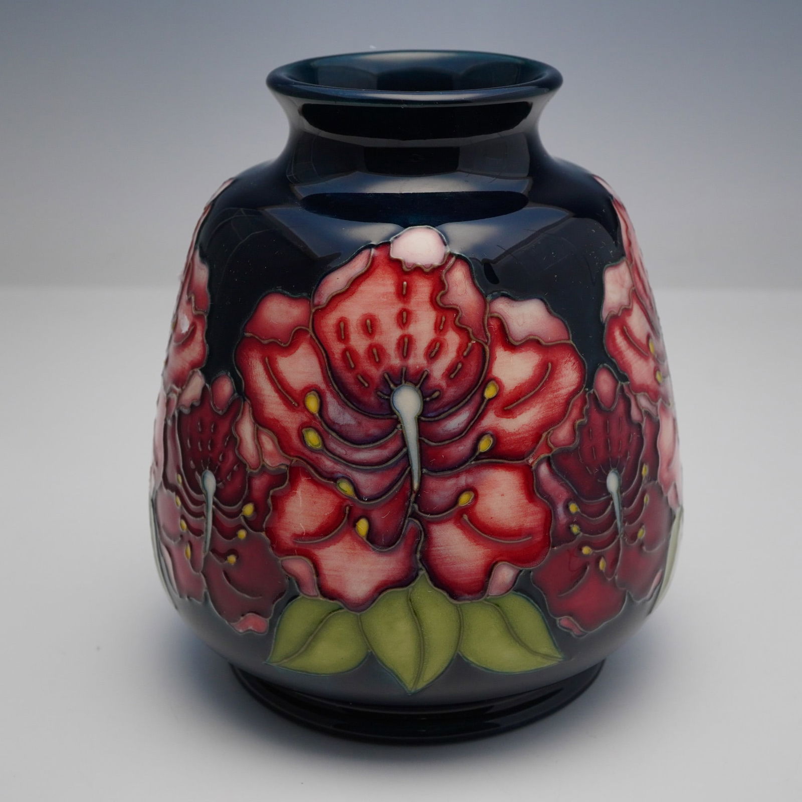 Moorcroft Pottery Hibiscus Pattern Vase (1 of 5)