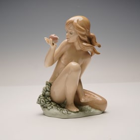 Lladro Porcelain Figurine, Eve 1001482