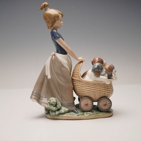 Lladro Porcelain Figurine, Litter of Fun 1005364