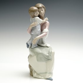 Lladro Porcelain Figurine, A Mother's Love 1006634