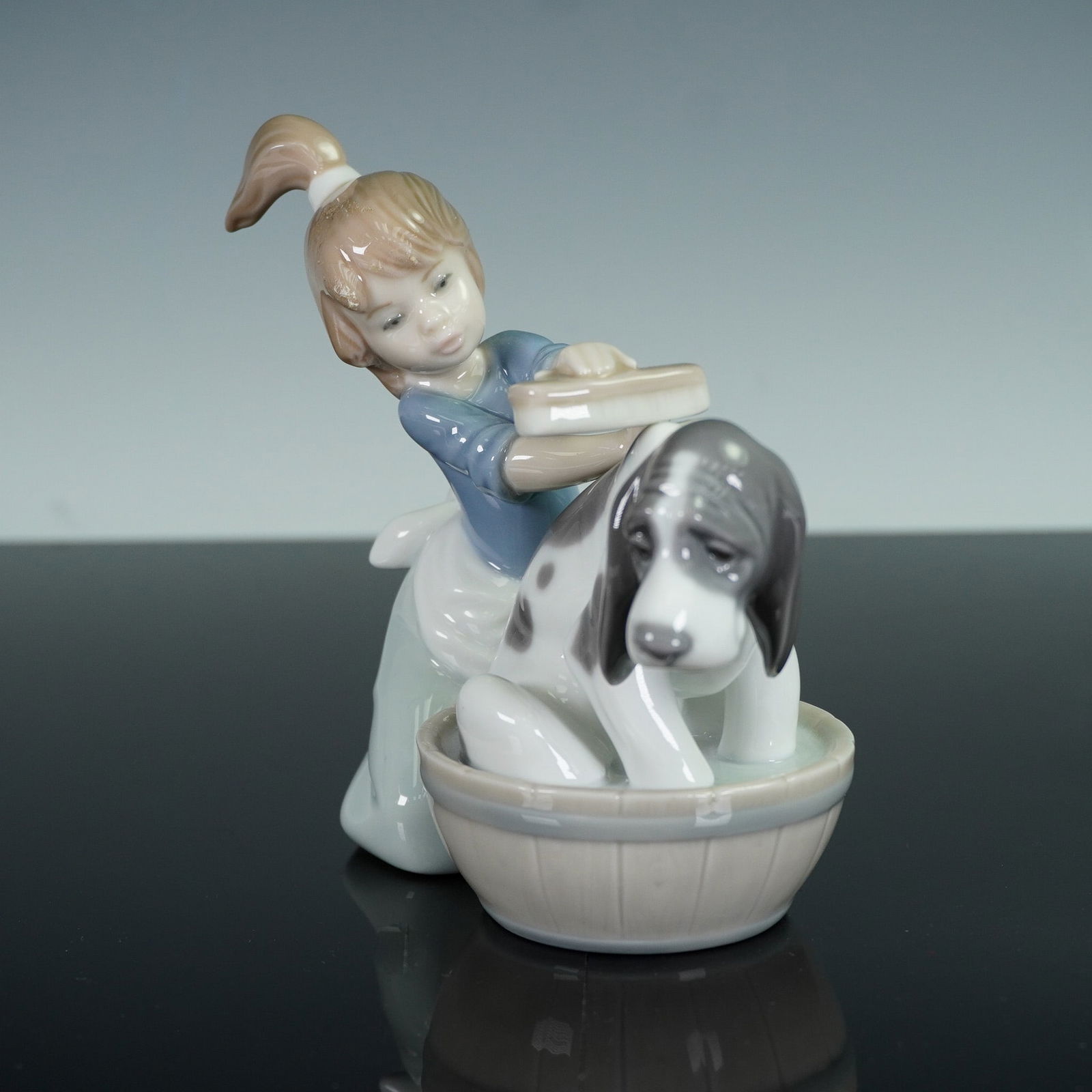 Lladro Porcelain Figurine, Bashful Bather 1005455 (1 of 5)