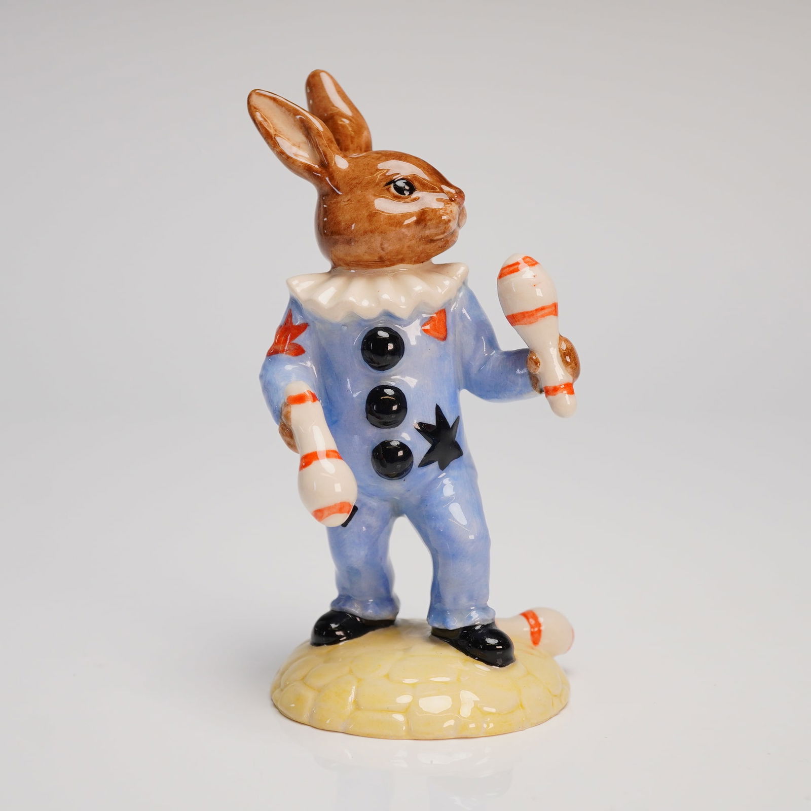 Royal Doulton Bunnykins Juggler DB164 Porcelain Figurine (1 of 3)