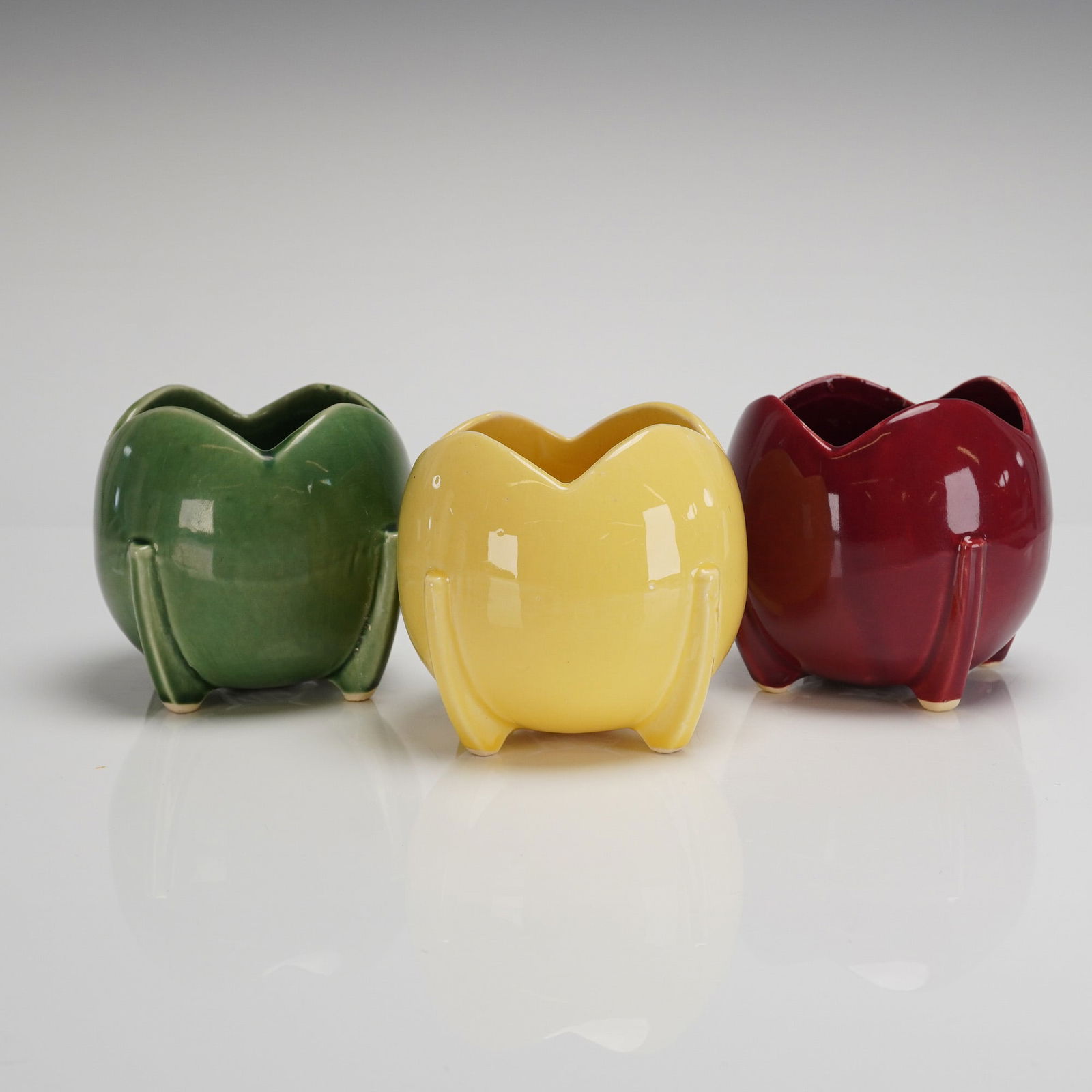 Three McCoy Art Pottery Tulip Ball Planters (1 of 3)