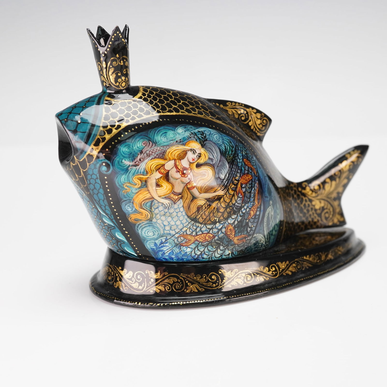 A Kholuy Russian Lacquer Miniature Box, 'Princess' by Kovalyova, Dated 1999 (1 of 5)