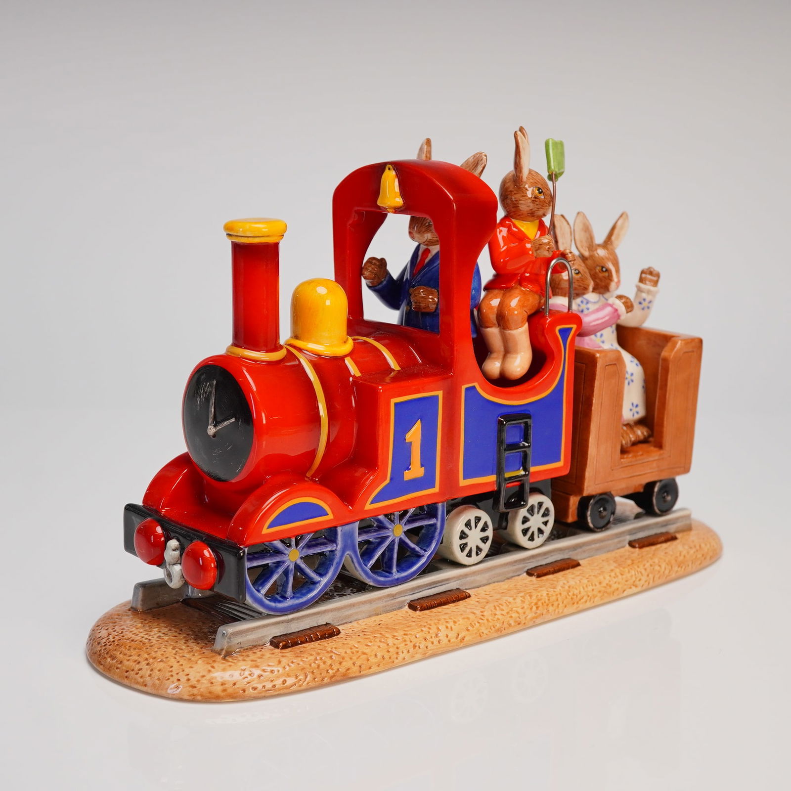 Royal Doulton Bunnykins All Aboard Tableau Figurine DB495 (1 of 5)