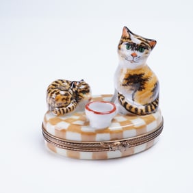 Limoges France Hand-Painted Porcelain Trinket Box Cat and Kitten