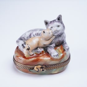 Rochard Limoges France Hand-Painted Porcelain  Trinket Box Cat with Kitten