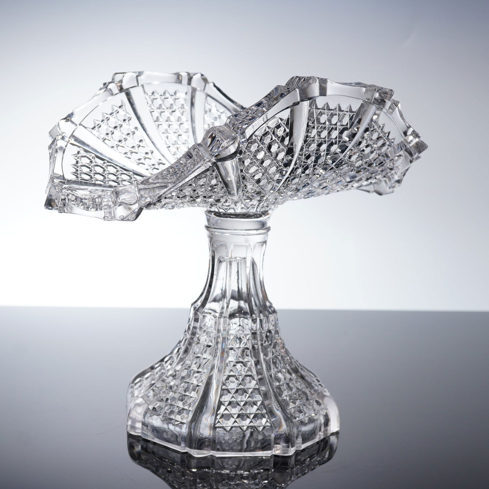 Early American Pattern Glass EAPG Cut Crystal Banana Stand (1 of 4)