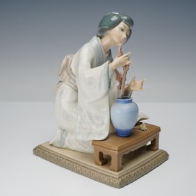 Lladro Porcelain Figurine, Oriental Girl 1004840