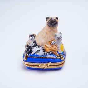 Renaissance Guild Limoges Trinket Box Siamese Cat Mother & Kittens