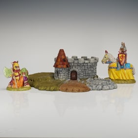 3 Royal Doulton Bunnykins Hedge Medieval Figurines & Scenic Base