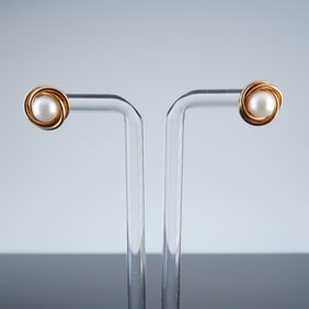 14K Gold and Pearl Stud Earrings with Knot Design
