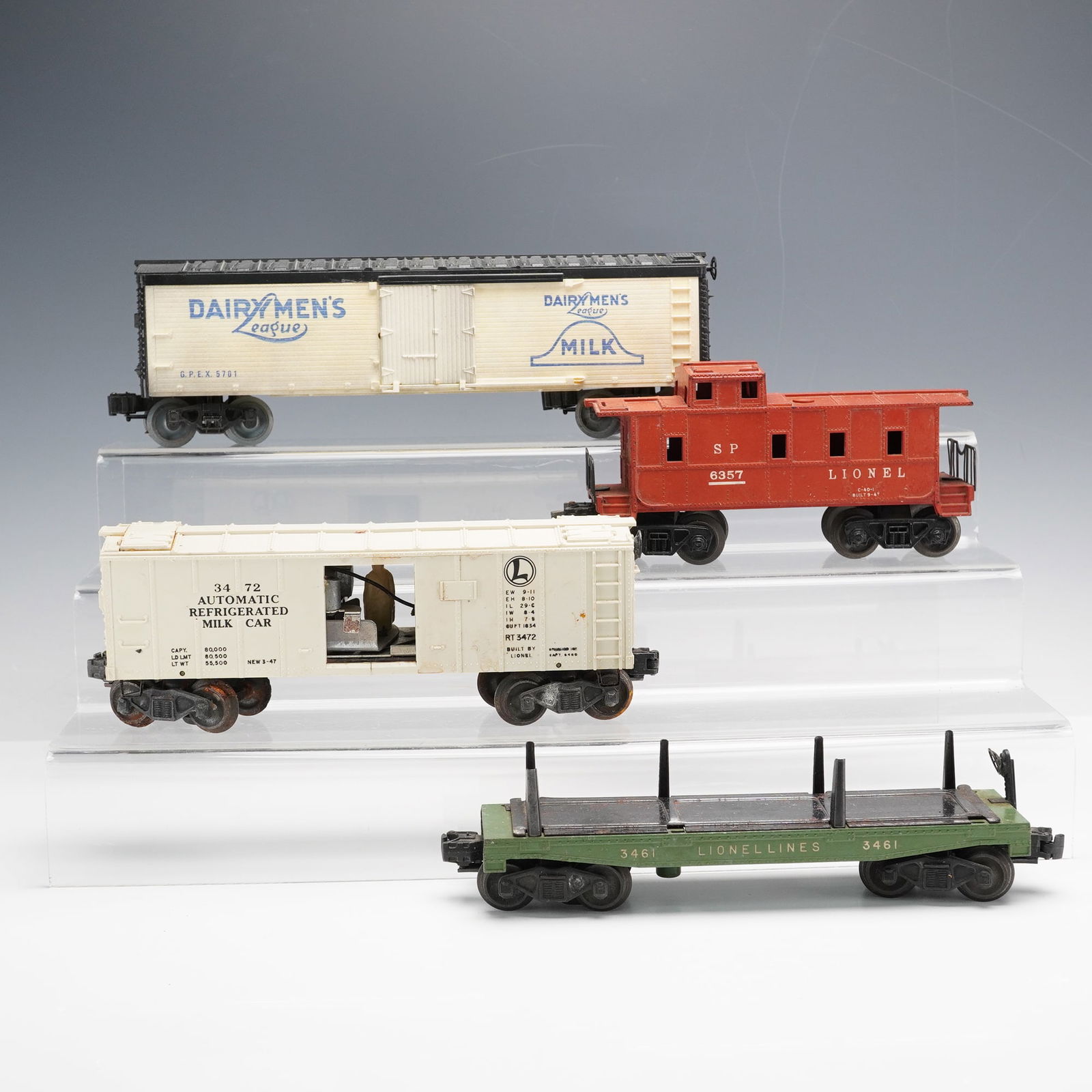 4pc Lionel O Gauge Train Cars Including 3472 Auto Milk Car & SP Caboose (1 of 4)