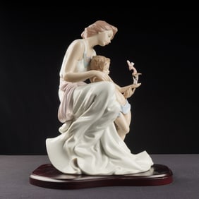 Lladro Porcelain Sculpture, Where Love Begins 01007649 with Base