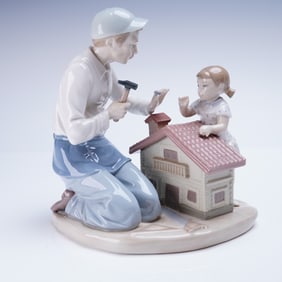 Lladro Porcelain Figurine, A New Doll House  01005139