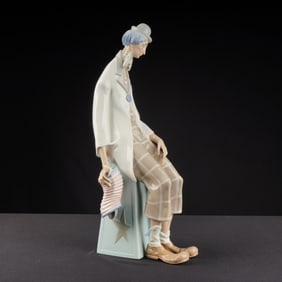 Lladro Porcelain Sculpture Clown with Concertina 01001027