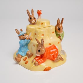 Royal Doulton Bunnykins Sandcastle Money Box DB 220
