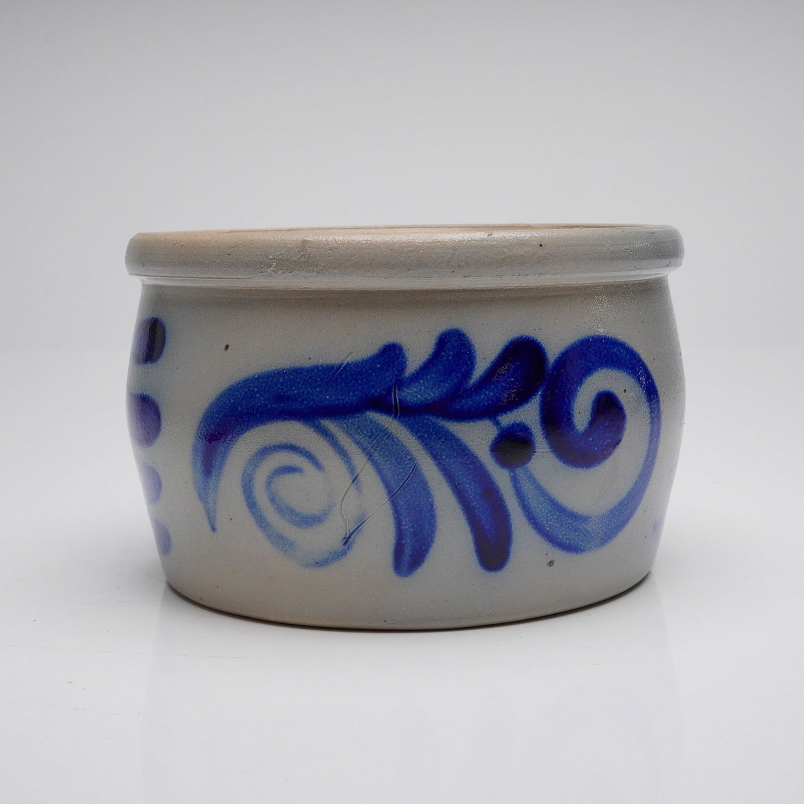 A Westerwald-Style Salt-Glazed Stoneware Pot with Cobalt Decoration (1 of 5)