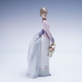 Lladro Porcelain Figurine Basket of Love 01007622