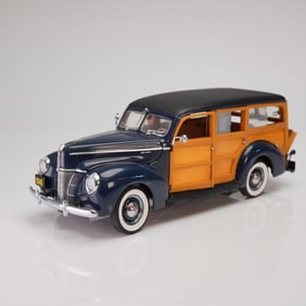 1940 Ford Deluxe Station Wagon 1:24 Diecast Danbury Mint