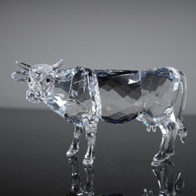Swarovski Crystal Figurine Mother Cow Model 905775