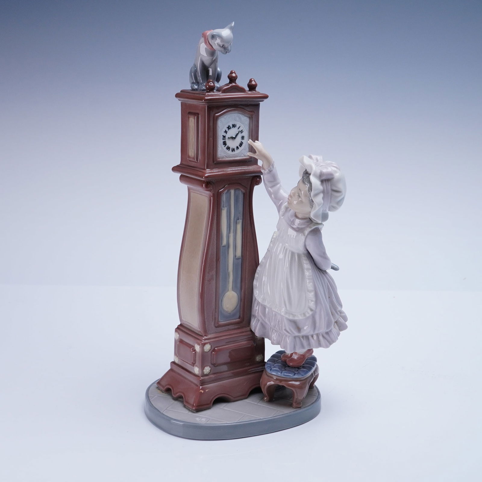 Lladro Porcelain Figurine, Bedtime  01005347 (1 of 4)