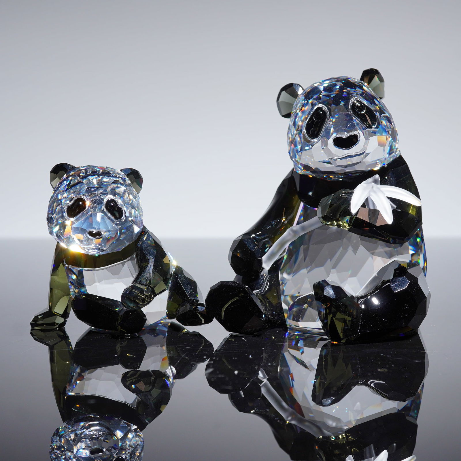 Swarovski SCS Annual Edition 2008 Crystal Pandas Figurines (1 of 6)