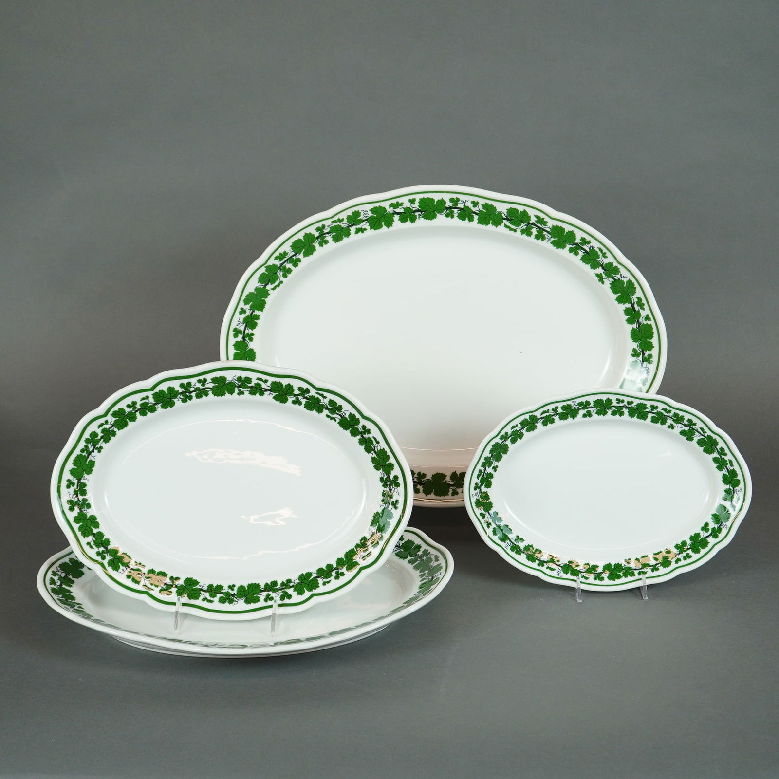 A Collection of Four Meissen Full Green Vine Weinlaub Oval Serving Platters (1 of 4)