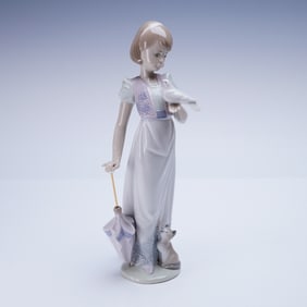 Lladro Porcelain Figurine, Summer Stroll 01007611