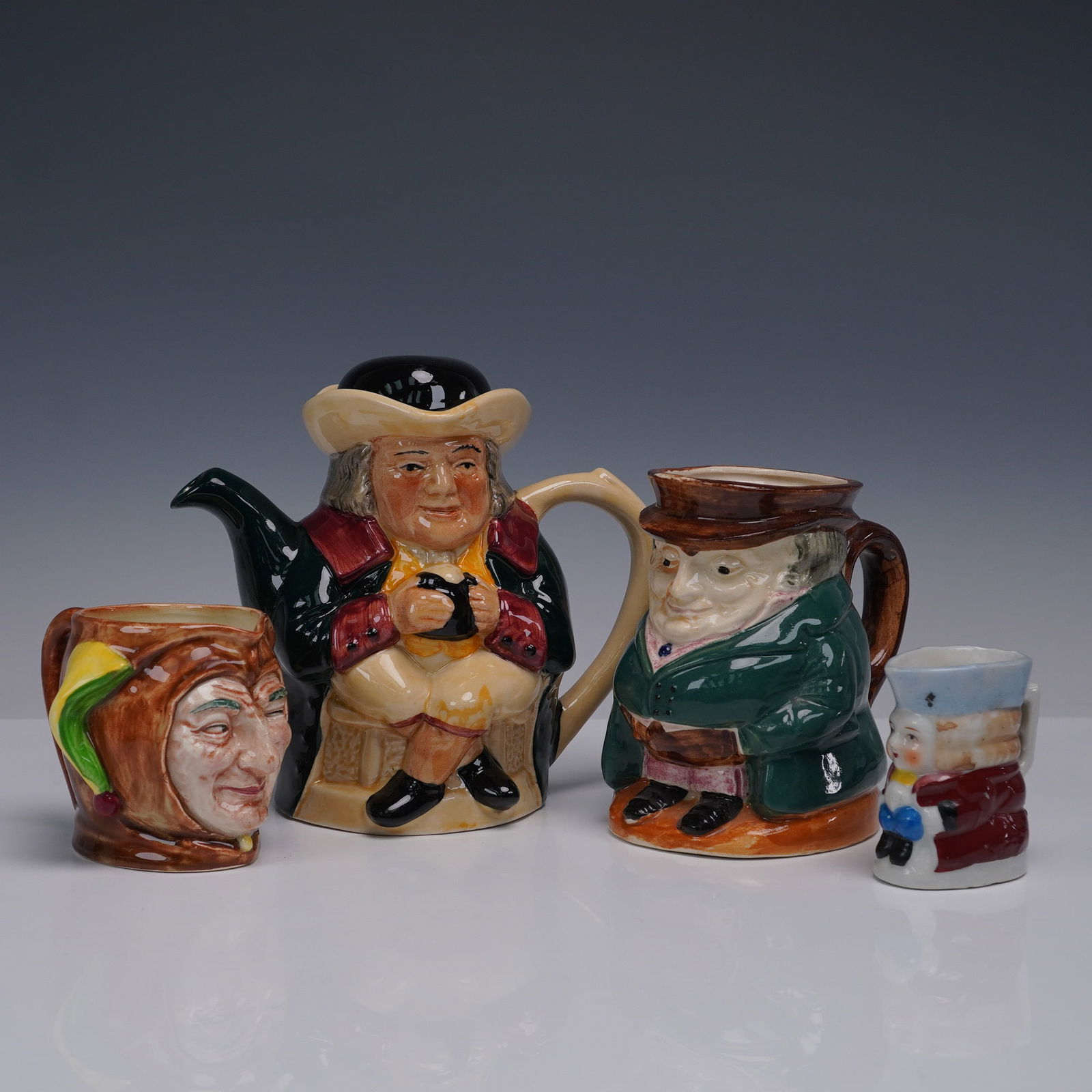 4pc Ceramic Toby and Character Jugs and Teapots (1 of 8)