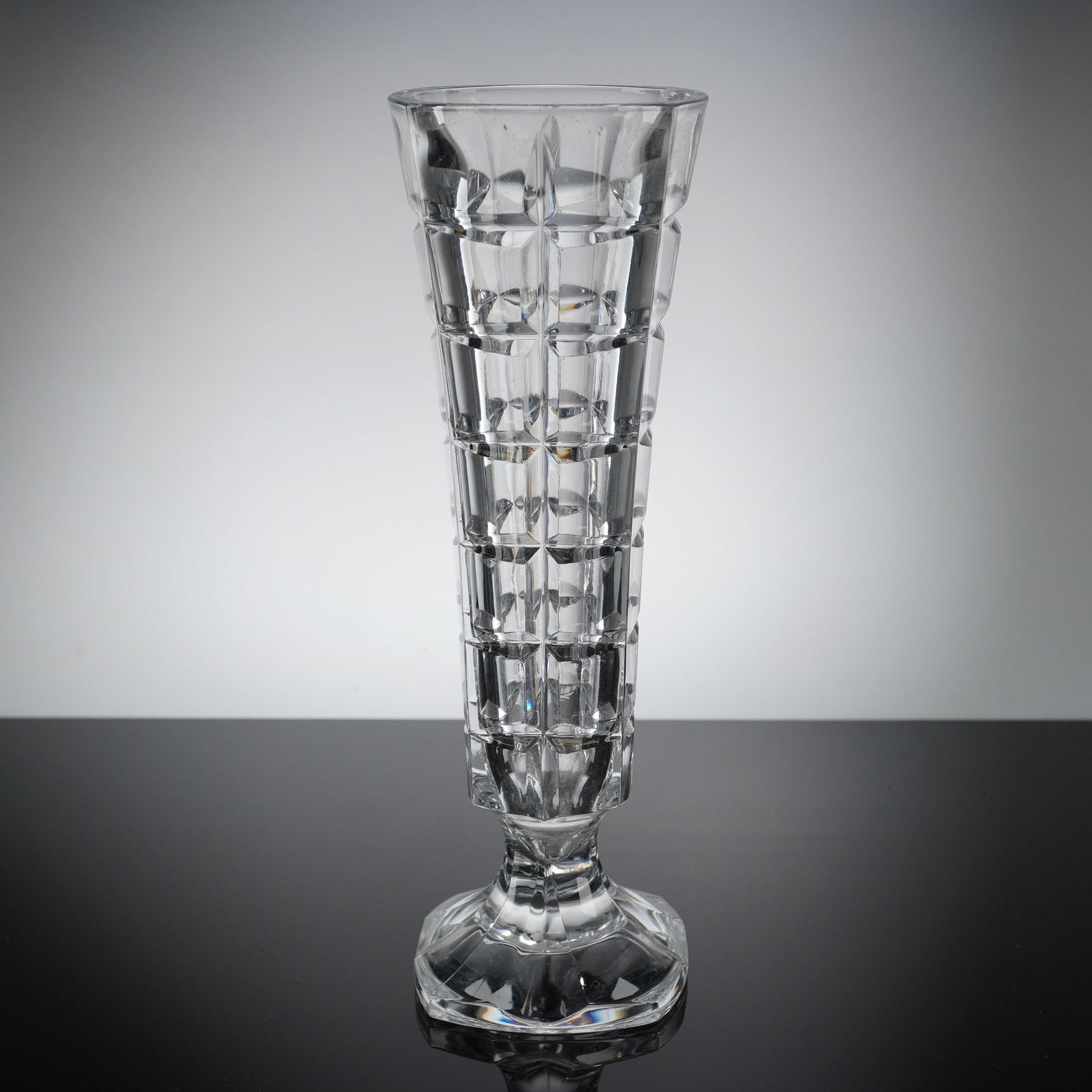 Mats Jonasson Crystal Geometric Cut Bud Vase (1 of 4)