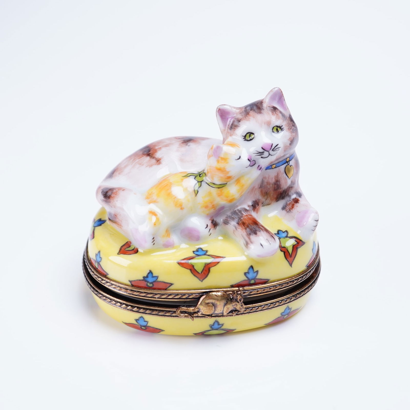 Chamart Limoges France Hand-Painted Cat and Kitten Porcelain Trinket Box (1 of 4)