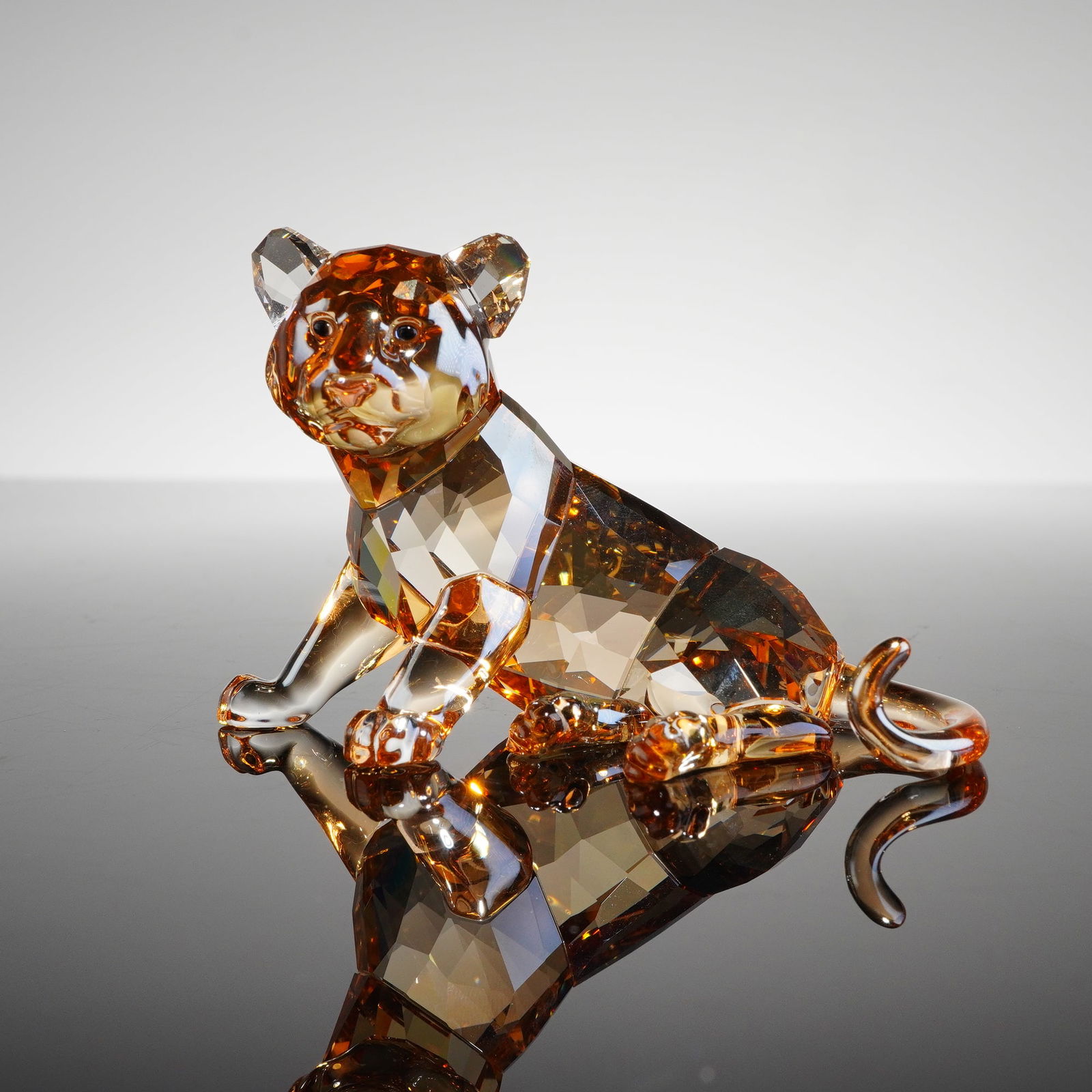 Swarovski SCS Sitting Tiger Cub Crystal Figurine Model 1016678 (1 of 5)