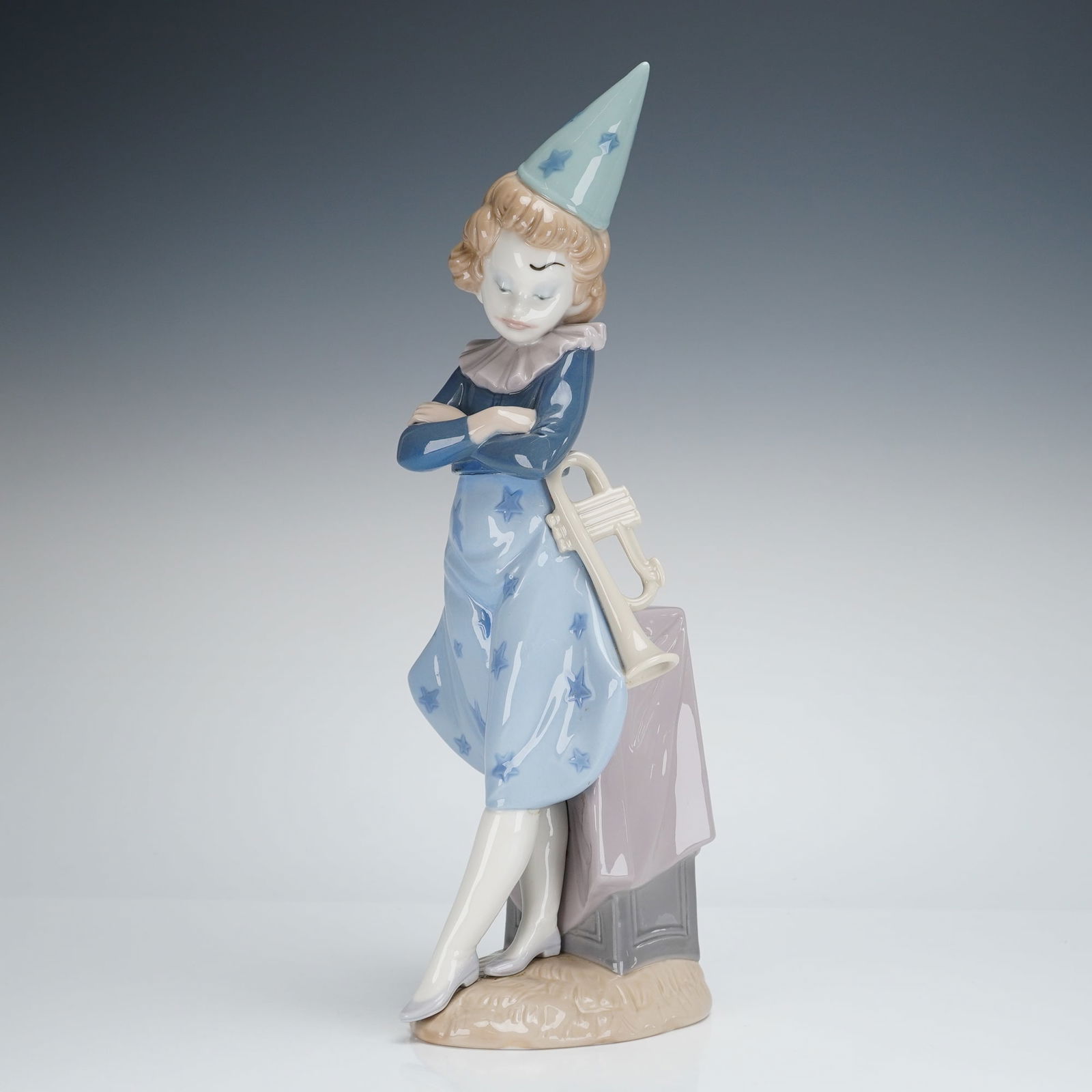 Lladro Porcelain Figurine, Clown with Trumpet (01005060) (1 of 3)