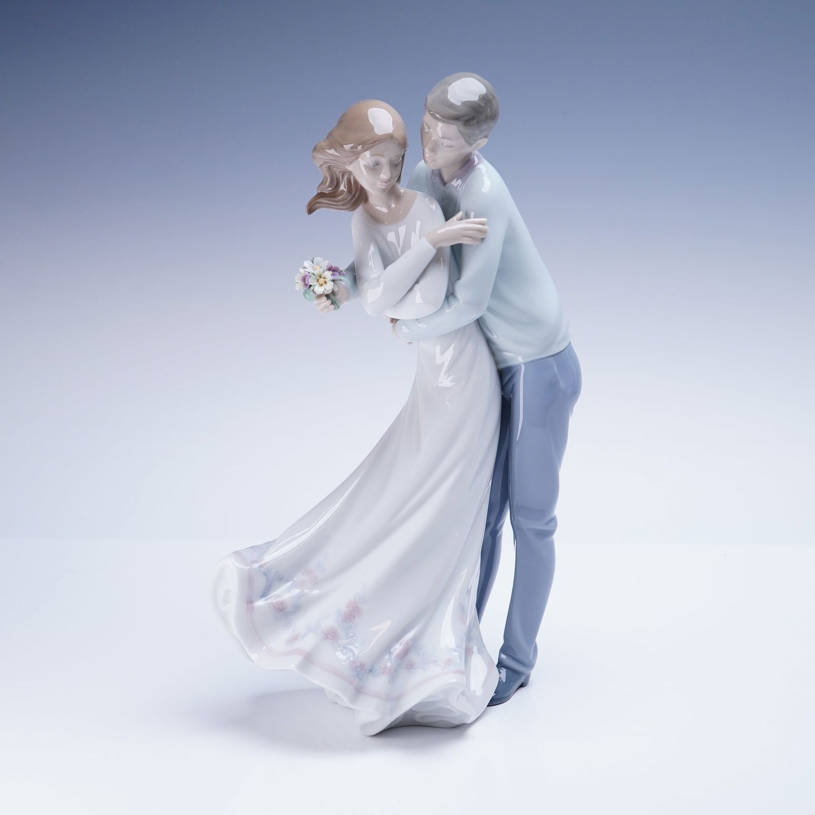 Lladro Porcelain Figurine, Loves Embrace 01006704 (1 of 4)