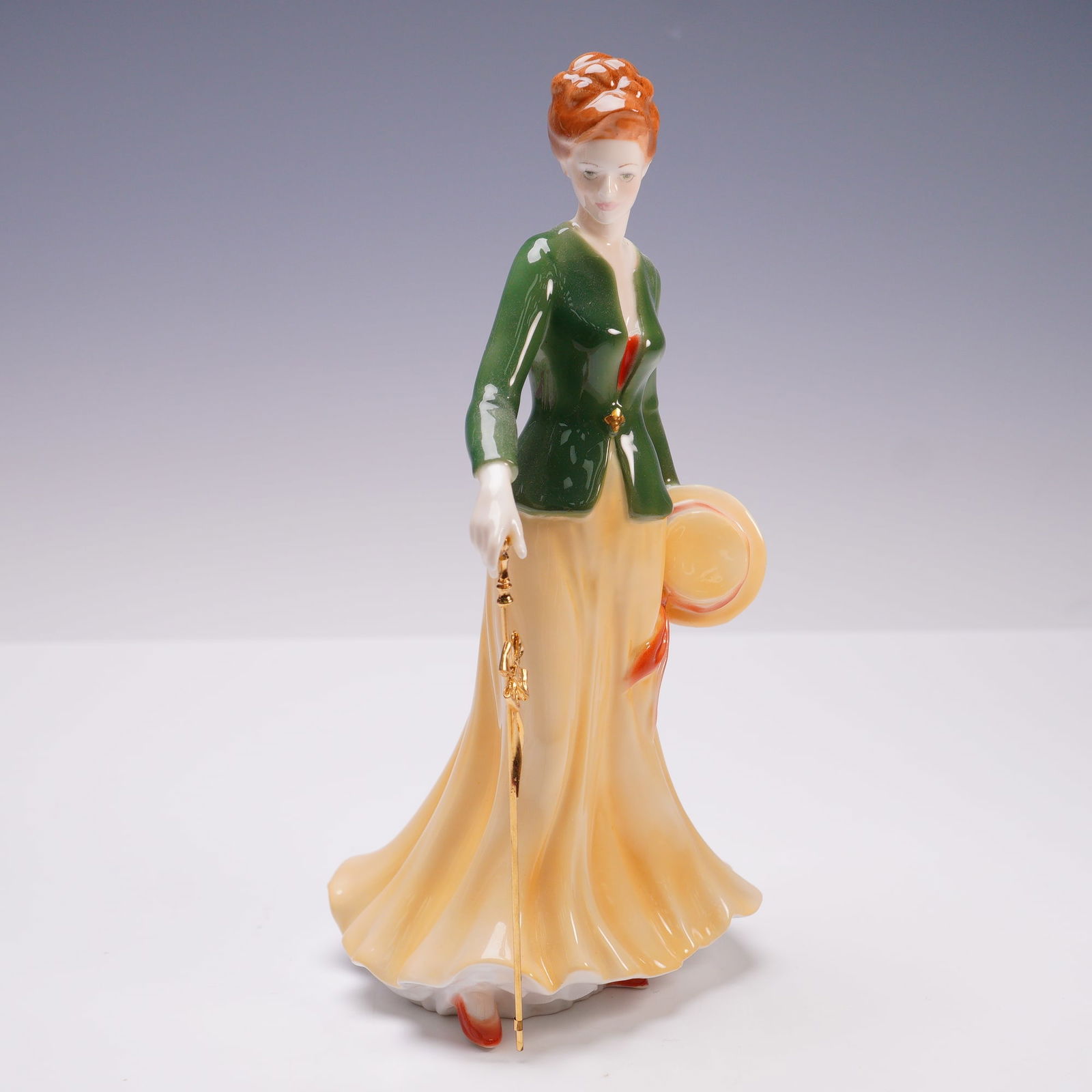 Royal Worcester Figurine Margaret Premiere 2000 (1 of 3)