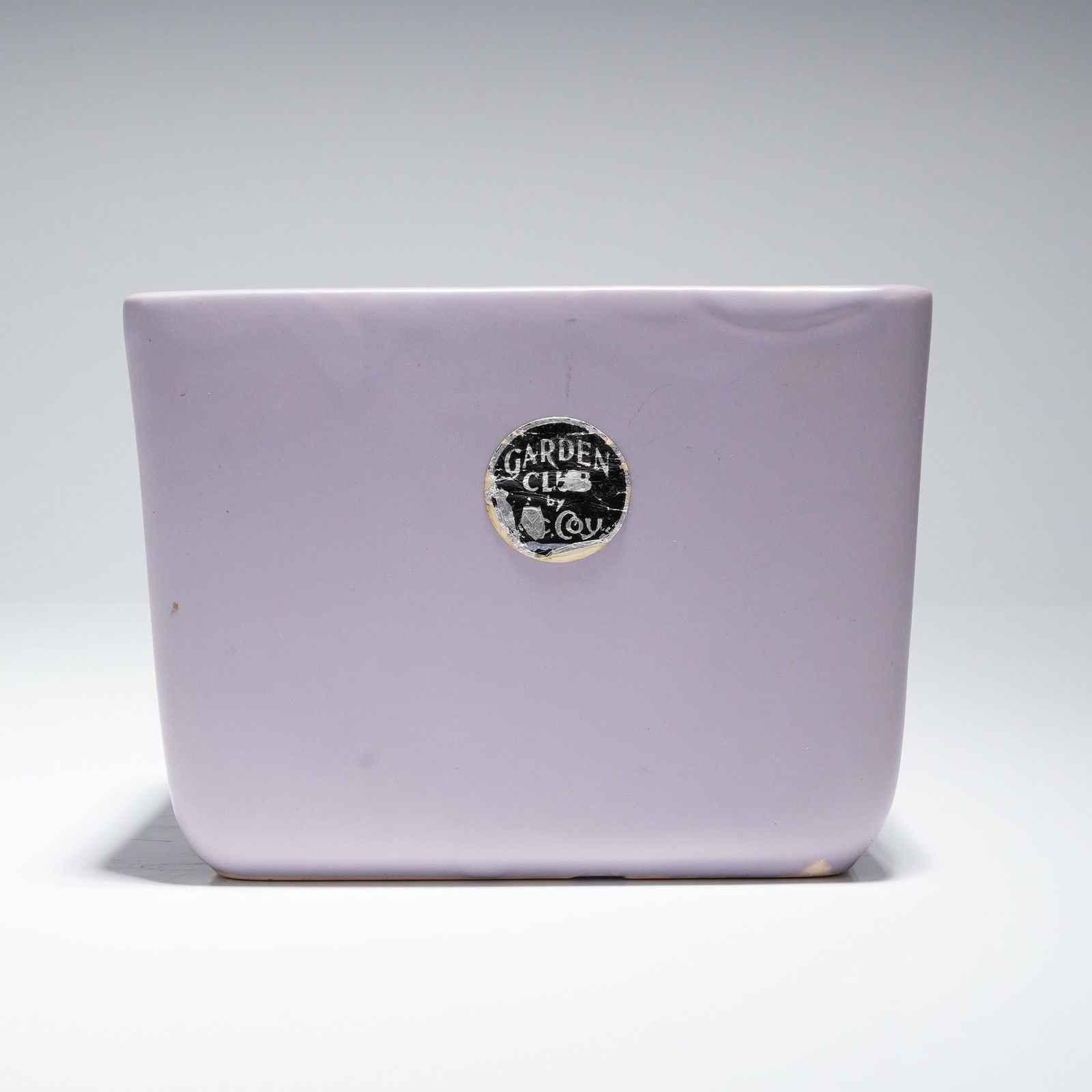 McCoy Pottery Garden Club Line Rectangular Planter: A vintage ceramic rectangular planter attributed to the McCoy Pottery Garden Club line, often associated with model number 341. The cachepot features a minimalist, rectangular form with straight
